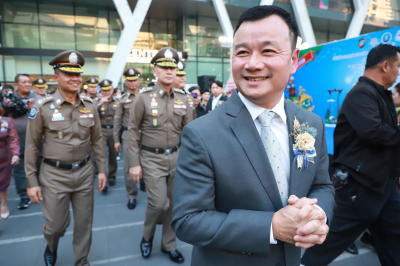 ตร.ท่องเที่ยวปล่อยแถว