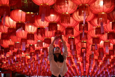 นักท่องเที่ยวไทย-จีน แห่ขอพร เสริมดวง แก้ปีชง ส่งท้ายปีเก่าต้อนรับปีใหม่ ที่ วัดบรมราชากาญจนาภิเษกอนุสรณ์ (วัดเล่งเน่ยยี่2) บางบัวทอง