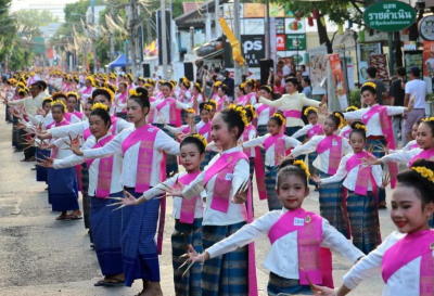 Chiang Mai sets fingernail dance record