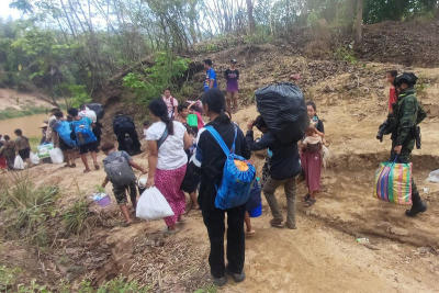 KNLA ยึดอาวุธ กระสุน ลูกระเบิด จำนวนมาก หลังยึดฐานมอพาซูของทหารเมียนมา ส่วนผู้อพยพทะยอยกลับภูมิลำเนา รวมทั้งสิ้นจำนวน 117 คน คงเหลืออยู่ในพื้นที่ปลอดภัยชั่วคราว สำนักสงฆ์ห้วยปลากอง บ.ห้วยปลากอง ต.ขะเนจื้อ อ.แม่ระมาด จ.ตาก จำนวน 130 คน